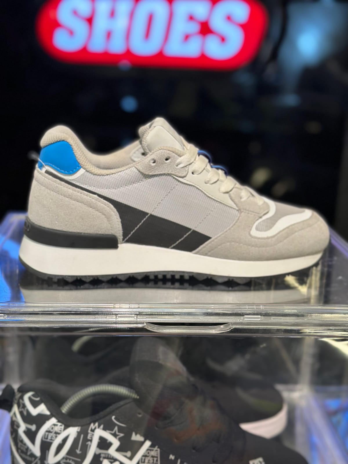 Mov Valentino